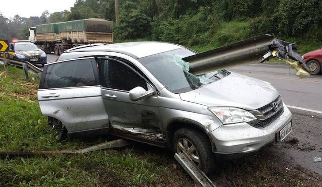 carro2batravessado2bpor2bbarra-jpg3_-1316480