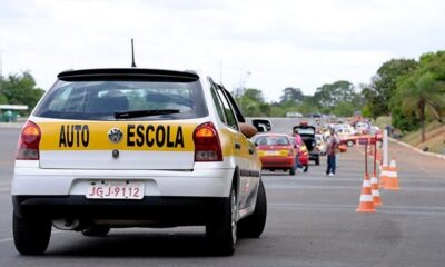 auto2bescola-8160518