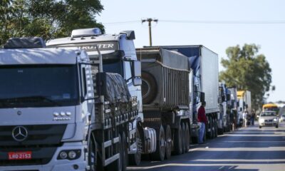 Somente 13% dos valores recebidos pelos caminhoneiros no Brasil vão para a própria renda